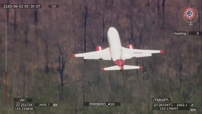 Large Air Tanker makes drops ahead of Pechey fire front