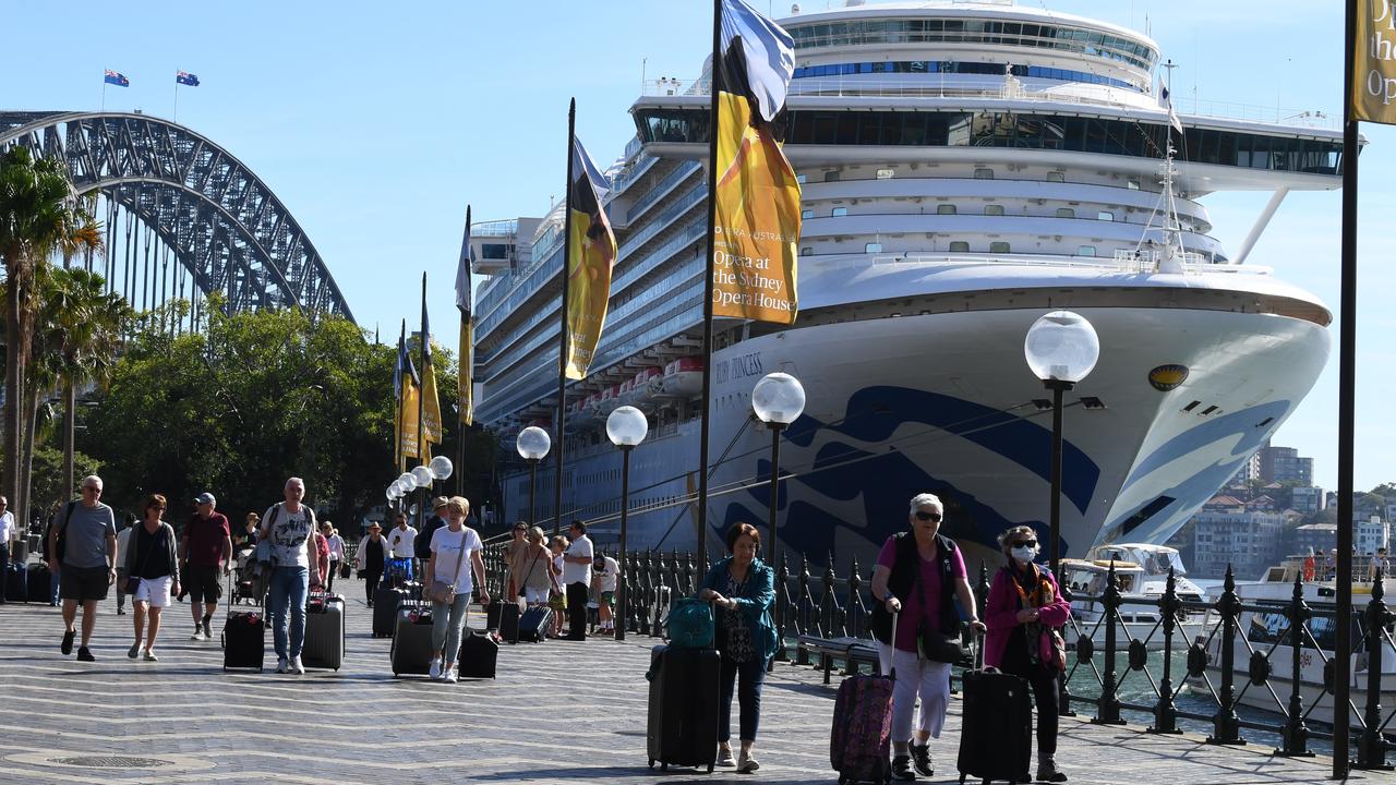 cruise ship docked in australia with covid