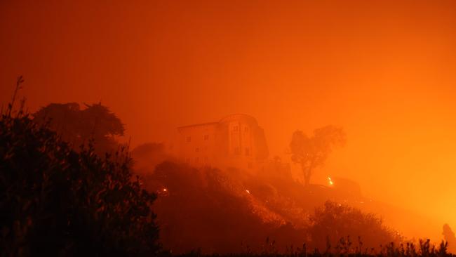 The Getty Villa art museum is threatened by the flames of the wind-driven Palisades Fire. Picture: David Swanson / AFP