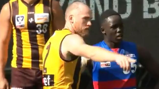 Jarryd Roughead coaches Reuben William.