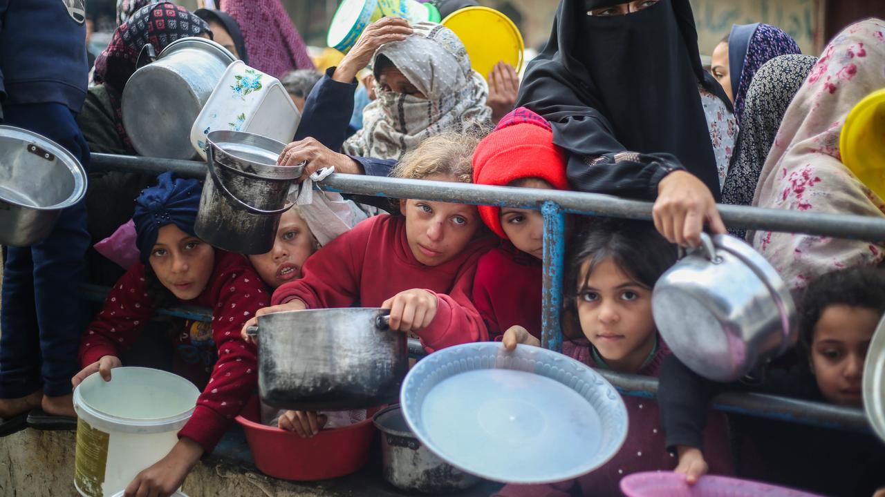 “I have seen two people suffocating to death from the overcrowding” for food. Picture: Ahmad Hasaballah/Getty Images