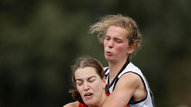 Grace Matser in action for Collingwood VFLW team this year. (Photo by Dylan Burns/AFL Photos via Getty Images)