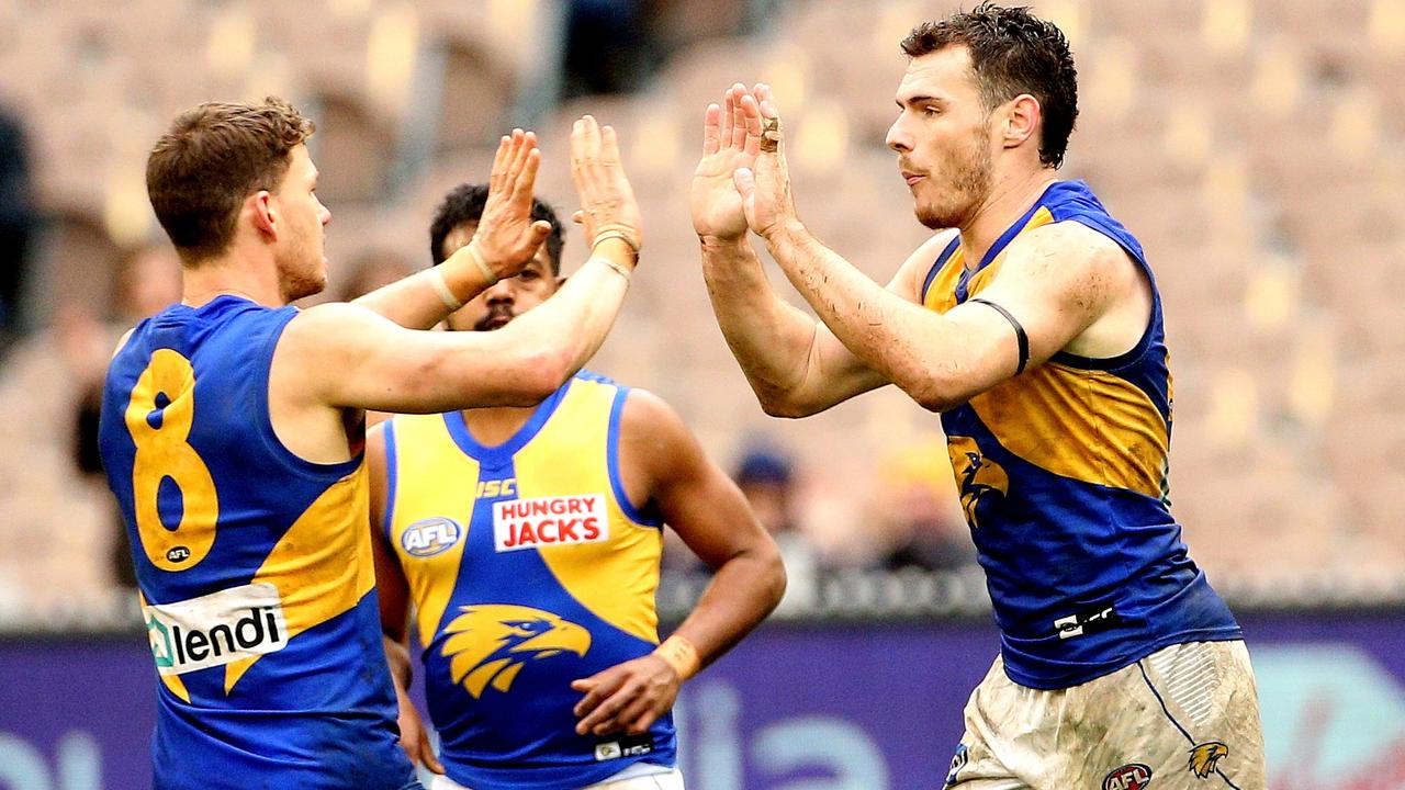 West Coast won it with a minute left against Hawthorn. (AAP Image/Hamish Blair)