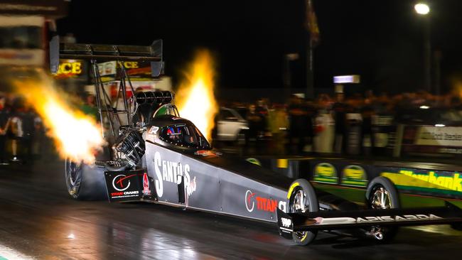 Wayne Newby set the fastest 1000ft pass time at The Bend of 3.765 seconds, less than 0.2 seconds off world-record pace.