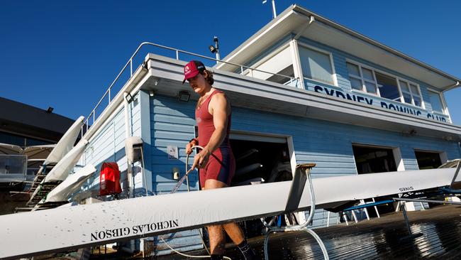 Schoolboy rowers gain ‘celebrity status’ as Head of the River winners, remembered decades later. Max Mason-Hubers