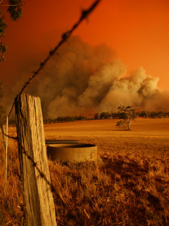 The Churchill/Hazelwood fire at 6.30pm on Black Saturday. 