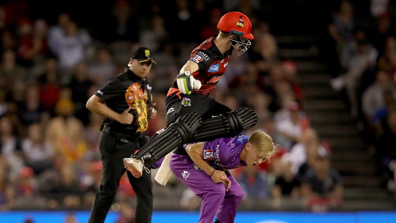 Hurricanes topple Stars in sizzling bowling display, BBL