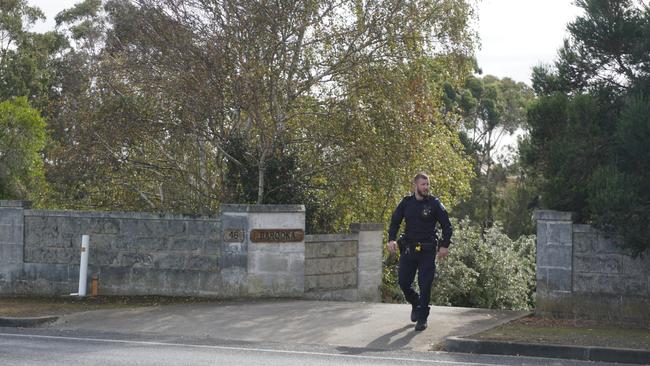 Police are on the scene at a Wireless Road property in Mount Gambier. Picture: Jessica Ball