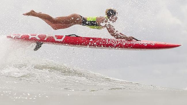 Weird coincidence! Olympic kayaker rides wave to gold