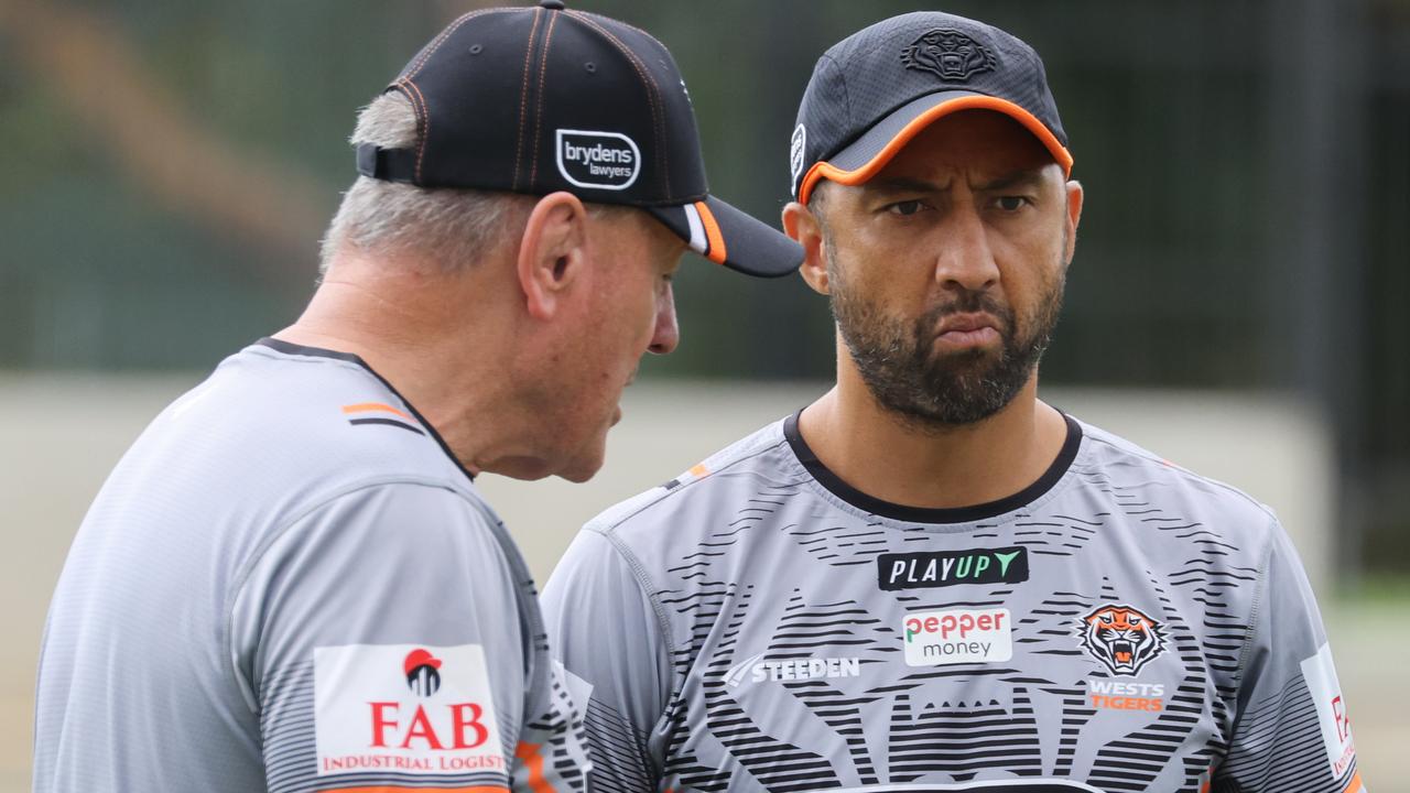 WEEKEND TELEGRAPH SPECIAL MARCH 4, 2023 Wests Tigers training final session at Concord Oval before the NRL season kicks off. Coach Tim Sheens and Benji Marshall. Picture: David Swift