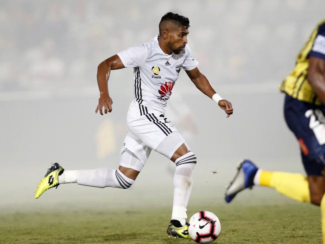 Roy Krishna of Wellington during the Round 21 A-League match between the Central Coast Mariners and the Wellington Phoenix at Central Coast Stadium in Gosford, Saturday, March 9, 2019. (AAP Image/Darren Pateman) NO ARCHIVING, EDITORIAL USE ONLY