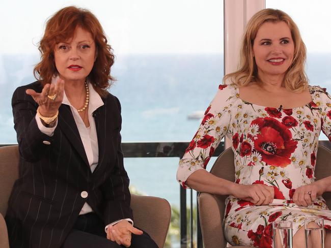 US actress Susan Sarandon (L) and US actress Geena Davis at the 69th Cannes Film Festival.