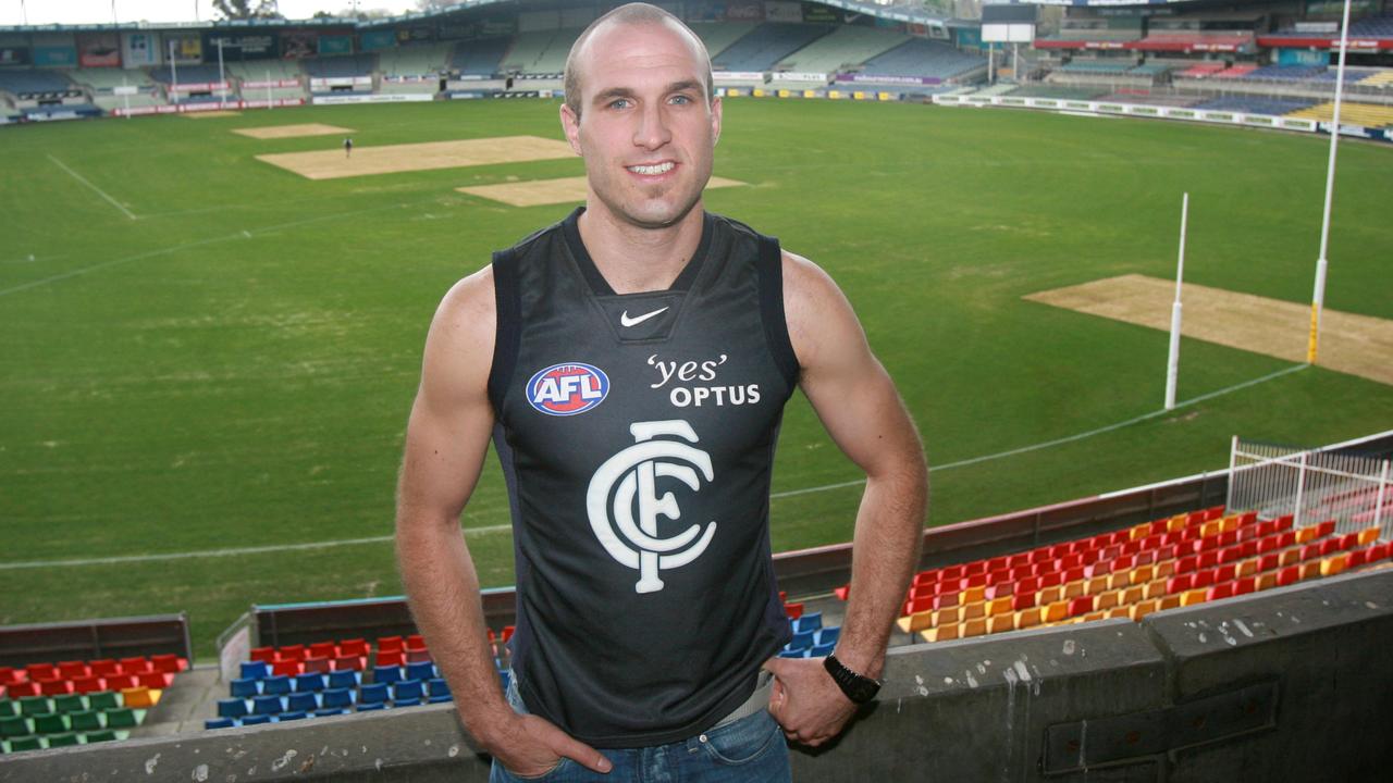 Chris Judd shows off his new Carlton digs in 2007.