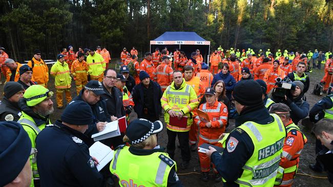 Hundreds of rescuers at a briefing this morning. Picture: AAP Image/James Ross