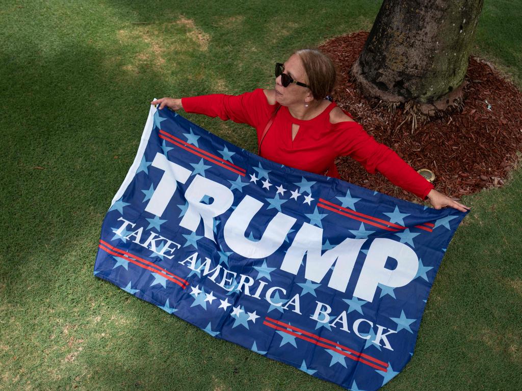 Trump doral flag