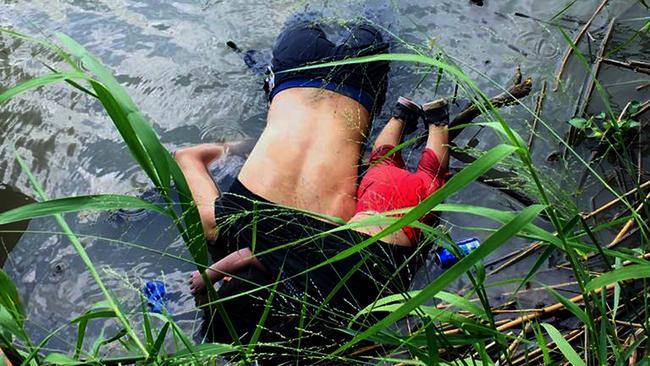 The bodies of Oscar Martinez and his daughter Valeria. Picture: AFP