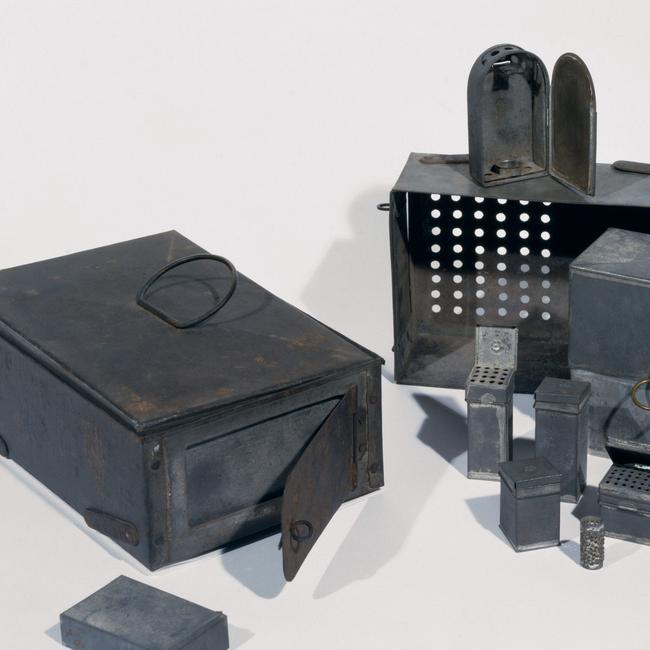 Banks' travelling stove used on the Endeavour © Royal Geographical Society (with IBG). Endeavour Voyage – exhibition National Museum of Australia