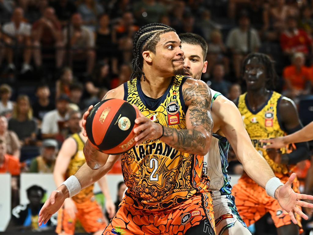 Rob Edwards kept the Taipans in the contest with 33 points. Picture: Getty Images