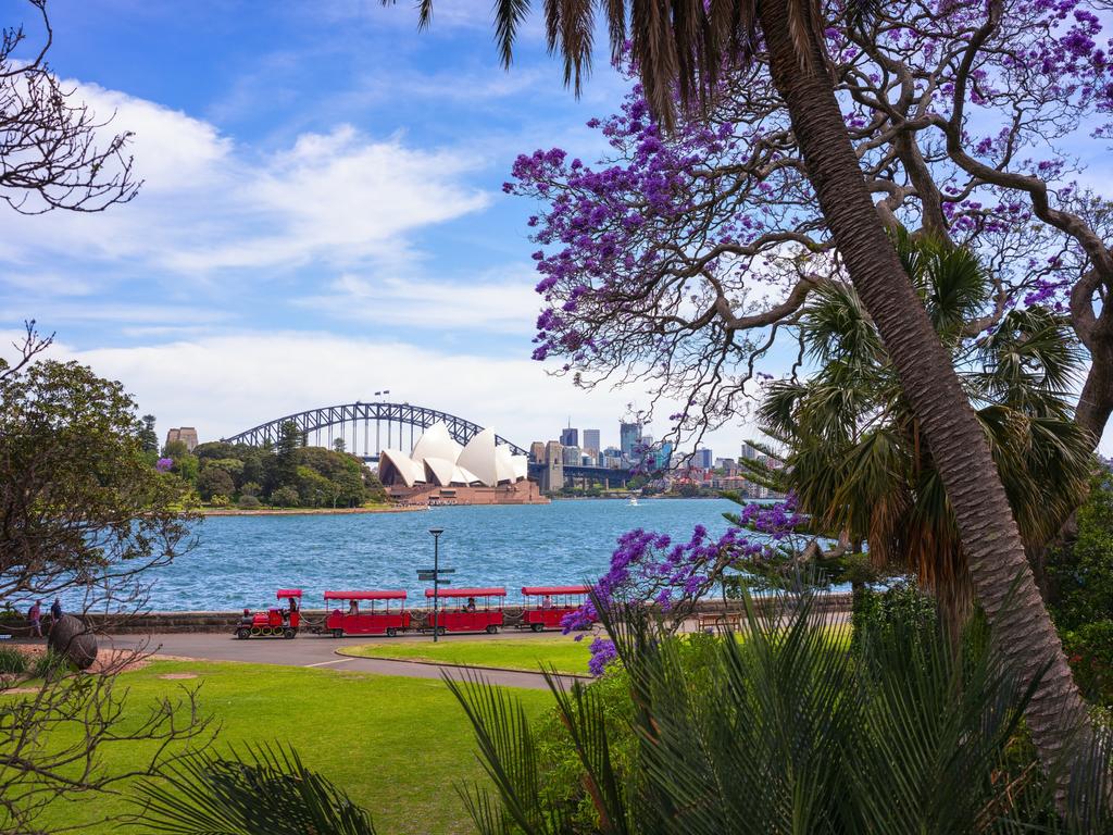 According to reports, Israel is pushing to introduce direct flights to Australia and waive quarantine requirements between the two countries by December. Picture: DNSW.