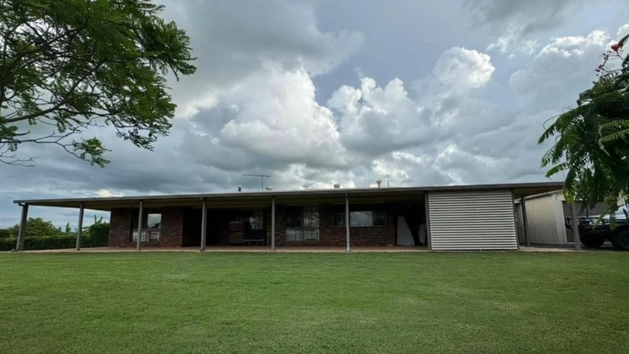 A room in this three bedroom sharehouse in Marburg is listed for $350 a week