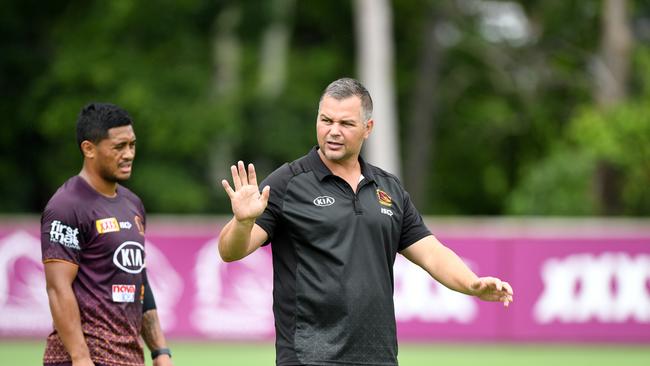 BRISBANE, AUSTRALIA - FEBRUARY 11: Coach Anthony Seibold gives direction during a Brisbane Broncos NRL training session on February 11, 2020 in Brisbane, Australia.  (Photo by Bradley Kanaris/Getty Images)