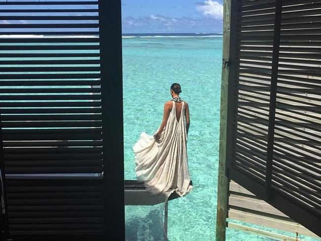 Spectacular spot ... it’s a shade of blue unlike any other in the world. Lindy Klim admires the beautiful Maldives. Picture: Instagram