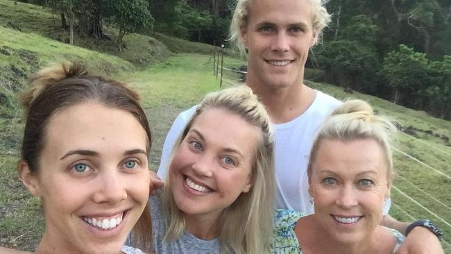 Jett Kenny with his sister Morgan (left), his late sister Jaimi Kenny (second left),and his mum Lisa Curry.