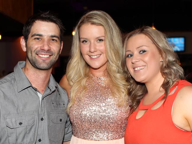 Nitelife- Out and About: Lee Hansen, Chloe Latcham and Steph Larkin at the Gladstone Hotel. Photo Allan Scurr / The Chronicle