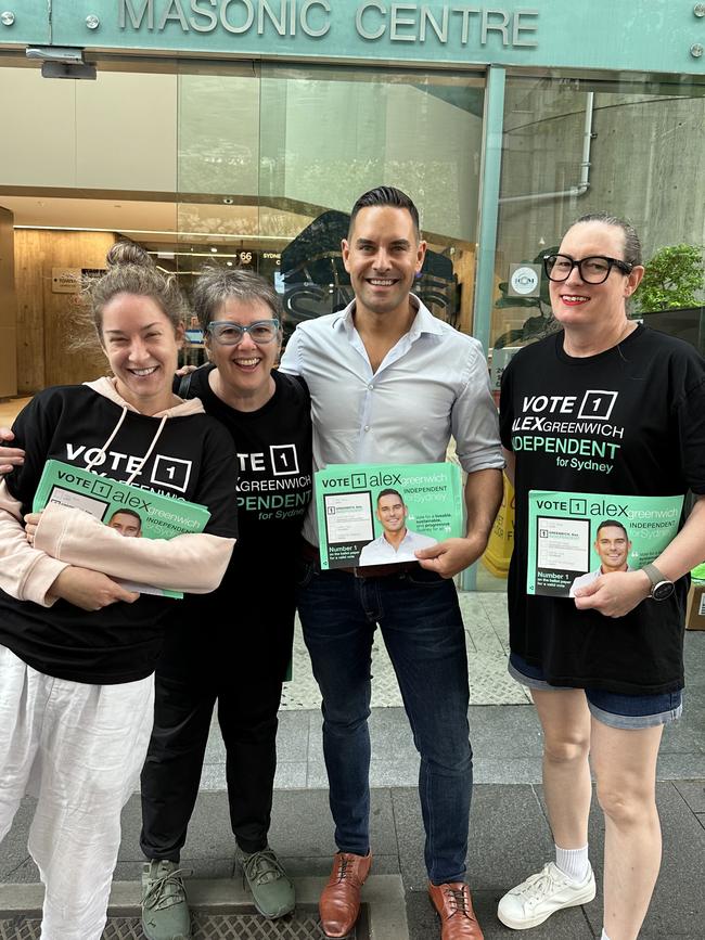 Independent MP Alex Greenwich and Brianna Skinner (right) at a polling booth.