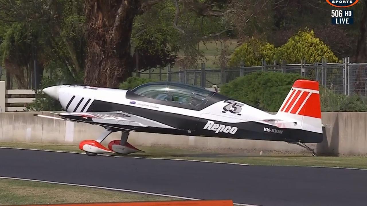 Bathurst rocked by wild ‘plane crash’