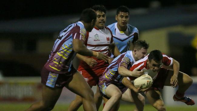 Liam Hampson (tackler) playing for Keebra Park in 2015.