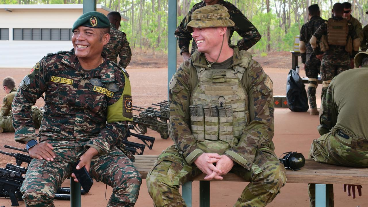 Lieutenant Chyco Boavadia (left) and Lieutenant Hamish Gleeson (right) enjoying the competition.