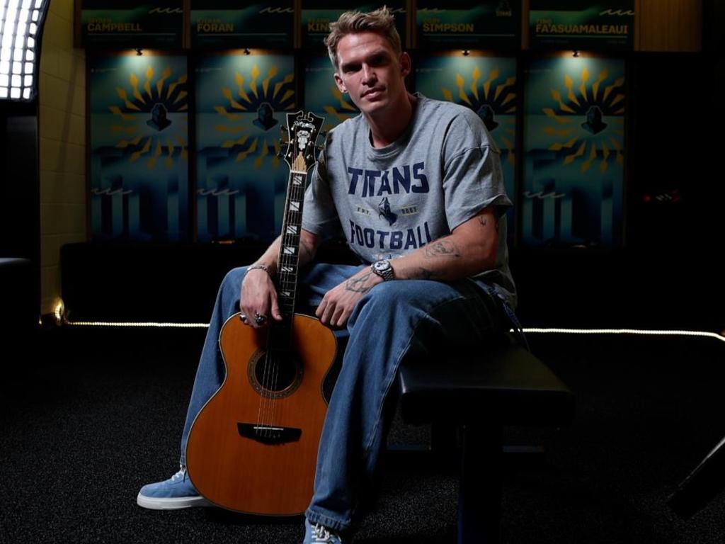 Cody Simpson has joined forces with the Titans.