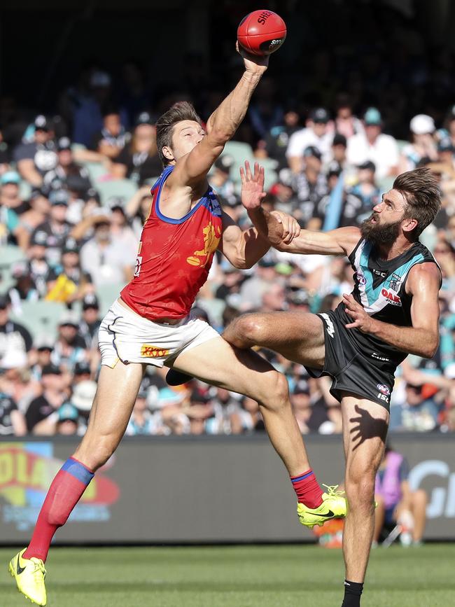 Stefan Martin dominates Justin Westhoff in the ruck on Saturday. Picture: Sarah Reed