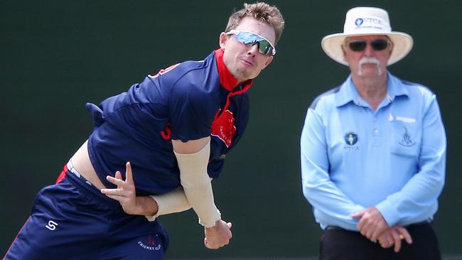 VTCA Cricket: Yarraville Club v St Albans at Hansen Reserve ,West Footscray. January 15.  Simon Lambert of St Albans bowling.Picture : George Sal