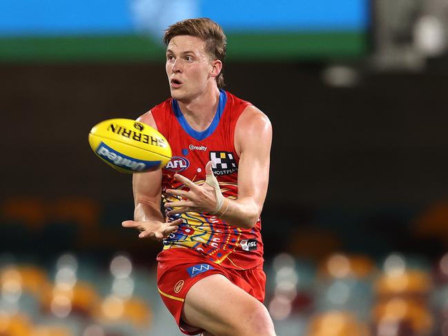 AFL Round 17. 14/09/2020. ..  Collingwood vs Gold Coast Suns at the Gabba, Brisbane .  Noah Anderson of the Suns marks q3    . Pic: Michael Klein