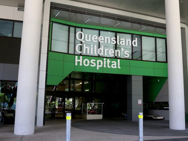 Queensland Government is pushing ahead with the name change for the Lady Cilento Children's Hospital, Queensland Children's Hospital signage is starting to go up, Brisbane Friday 23rd November 2018 Picture AAP/David Clark