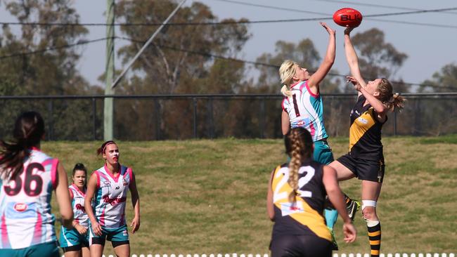 Penrith Ramettes and Gosford Wildcats in action in the 2015 BLK Sydney AFL Women’s Grand Final Picture: DAMIAN SHAW