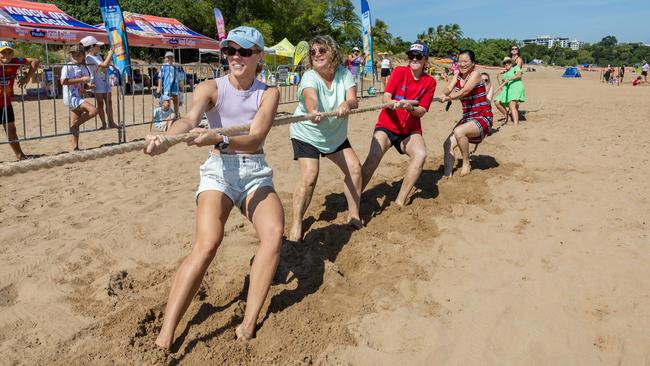 Tug of War at the Darwin Beer Can Regatta at Mindil Beach, 2025. Picture: Pema Tamang Pakhrin