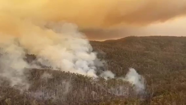 Aerial Footage Shows Raging Bushfire in New South Wales's Snowy Mountains