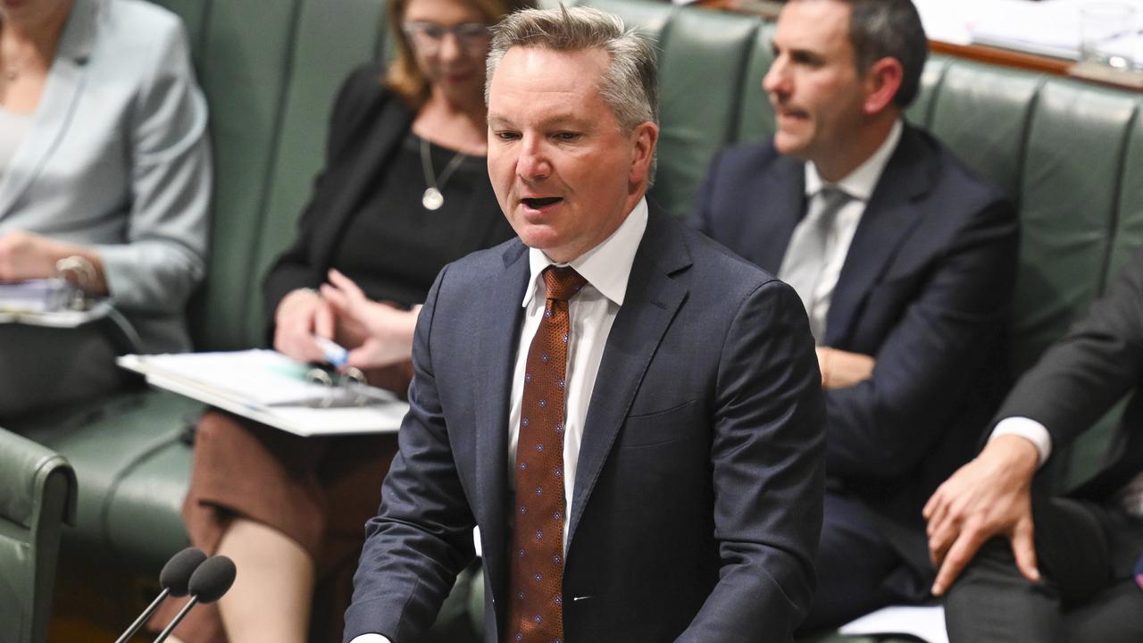 Energy minister Chris Bowen announced the scheme on Sunday. Picture: NewsWire/Martin Ollman.