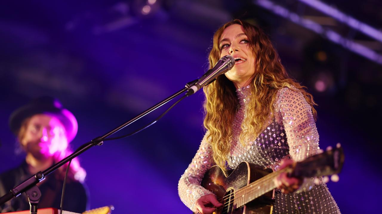 Singer Julia Stone set to auction first home today