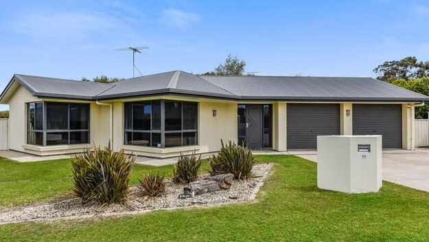 15 Dover Ct was sold for $460,000. Picture: realestate.com.au