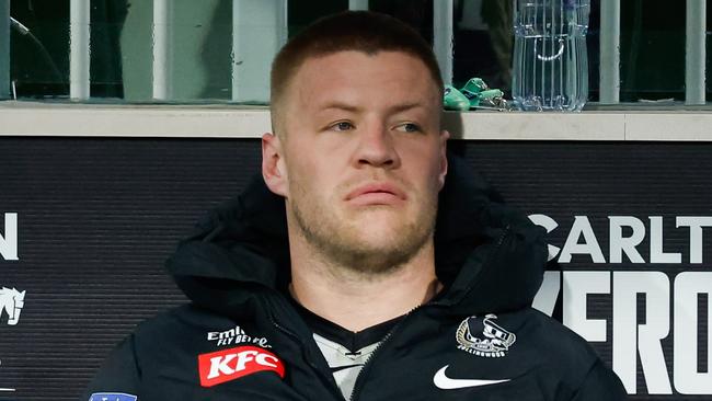 MELBOURNE, AUSTRALIA - AUG 03: Jordan De Goey of the Magpies is seen on the bench after being subbed out of the game during the 2024 AFL Round 21 match between the Collingwood Magpies and the Carlton Blues at The Melbourne Cricket Ground on August 03, 2024 in Melbourne, Australia. (Photo by Dylan Burns/AFL Photos via Getty Images)