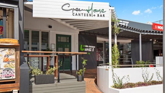 The freehold building at 140-144 Griffith St Coolangatta has sold for $2.88 million. Photo: Supplied