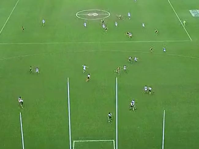 Alex Rance is the loose man at the top of the goalsquare. To his right, Mundy is about to start his lead. Everywhere else it’s one-on-one. Picture: afl.com.au