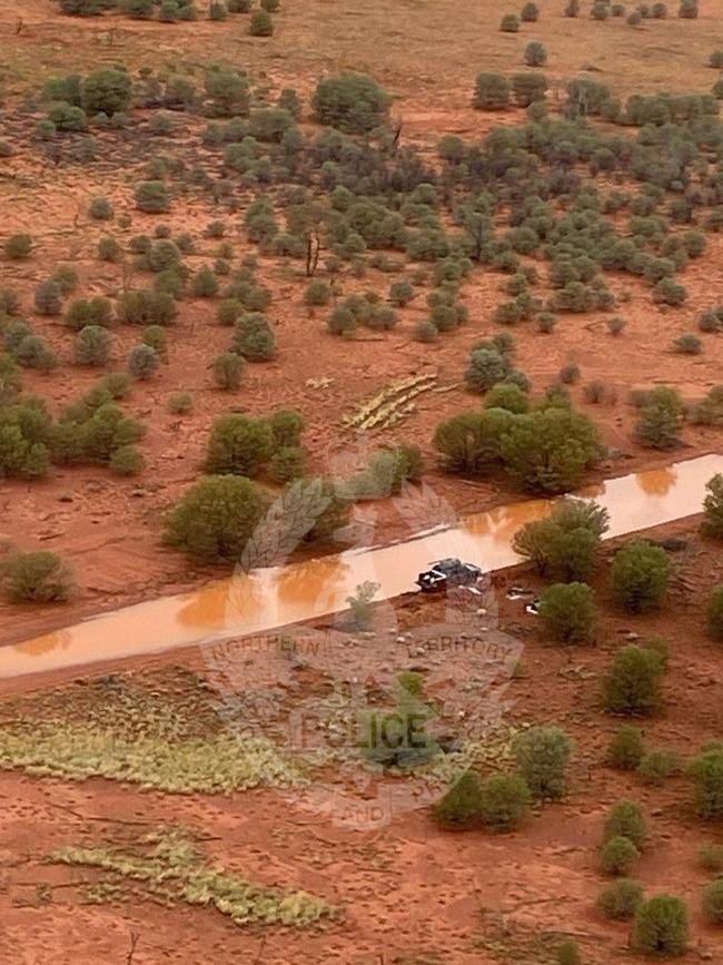 bogged car rescue central australia