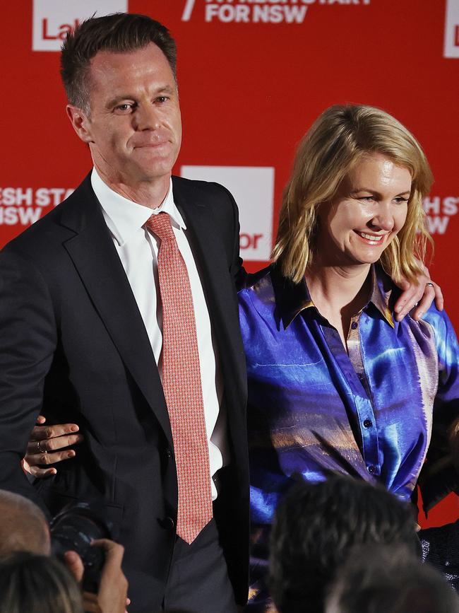 Labor leader Chris Minns celebrates with his wife Anna. Picture: Sam Ruttyn