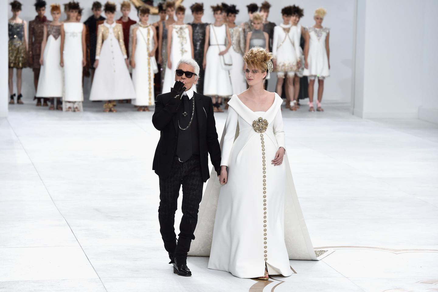 Global FeaturedChanel Pays Tribute to Karl Lagerfeld at Paris Fashion Week  Show, karl lagerfeld chanel collection 