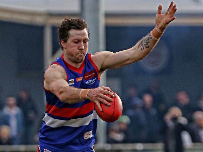 Bendigo FL footy: Gisborne v South Bendigo. Gisborne’s Tim Walsh. Picture Aaron Cook